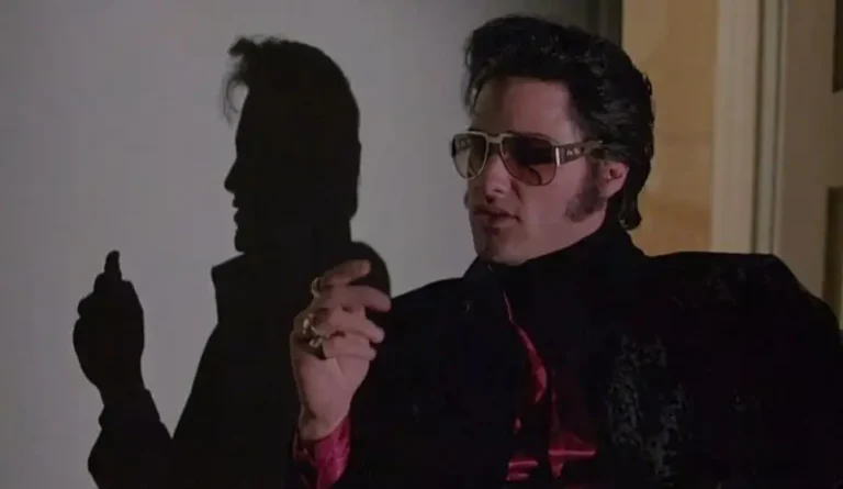 Kurt Russel Elvis Presley szerepében az 1979-es életrajzi fimben. Fotó: Dick Clark Productions
