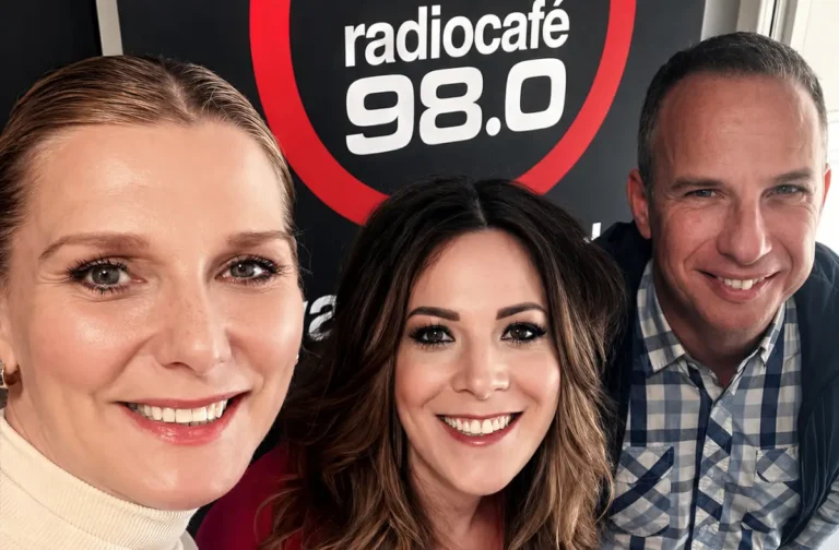 Rezes Judit, Gerlóczi Judit és Egri Gábor a radiocafé stúdiójában