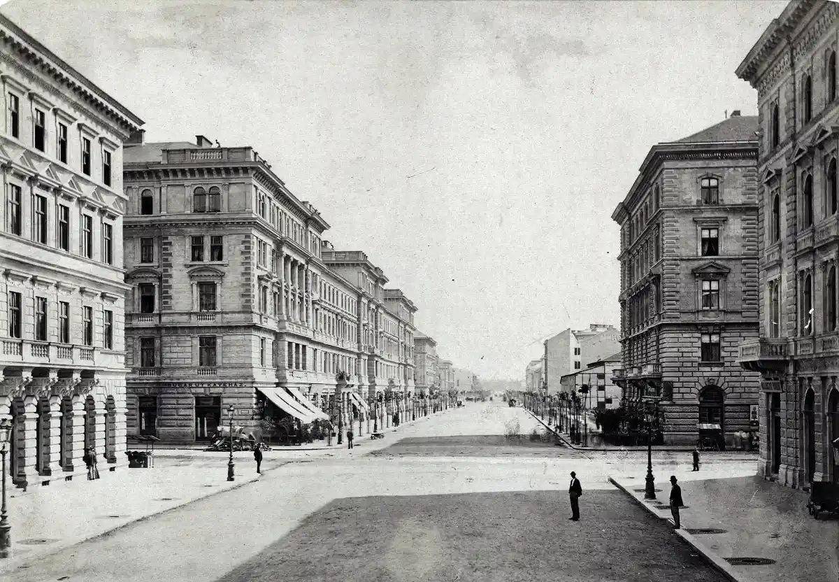 A Városliget felé vezető Andrássy út, 1878 körül. Fotó: Fortepan / Budapest Főváros Levéltára / Klösz György fényképei / Klösz György