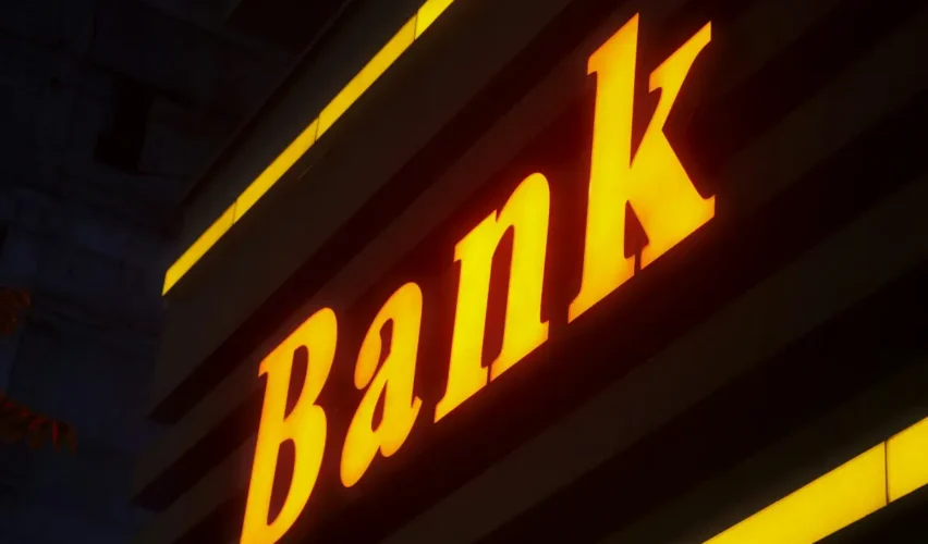 Bank felirat