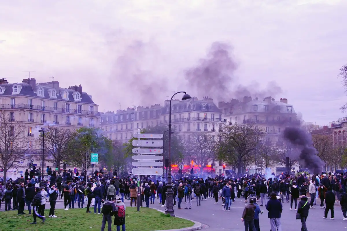 Demonstráció Párizsban, 2023-ban
