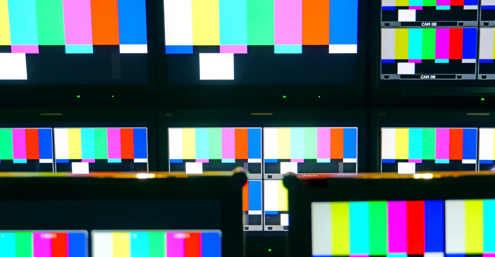 Színmátrix tesztábrák televízióképernyőkön.