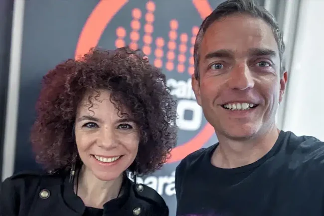 Al Ghaoui Hesna és Dojcsák Dánel a radiocafé stúdiójában