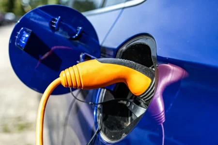 Az elektromos autók elterjedése miatt nagy lehet a kieső jövedéki adó