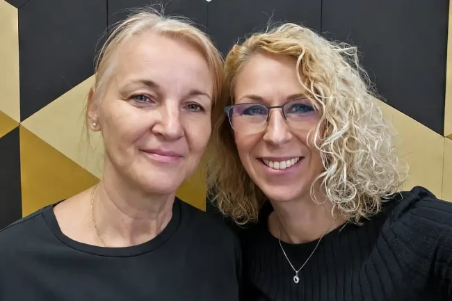 Dr. Karl Dóra és Kutasi Judit a radiocafé stúdiójában