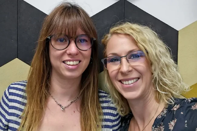 Fináli-Magyari Judit és Kutasi Judit a radiocafé stúdiójában
