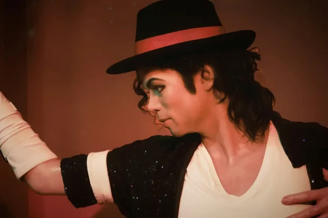 Michael Jackson viaszbábuja a Madame Tussauds panoptikumban, Marylebone-ban, Londonban, Angliában.