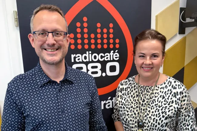 Kordos Szabolcs és Babik Edit a radiocafé stúdiójában