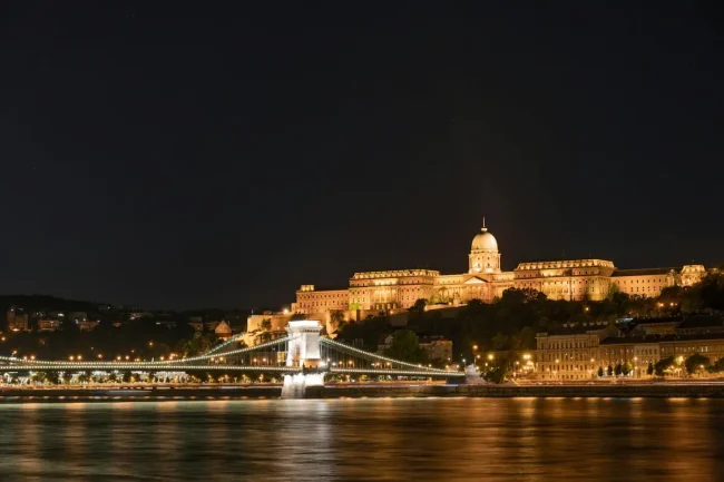 Nem csoda, hogy a budapesti megérkezés a dunai szállodahajózás csúcspontja