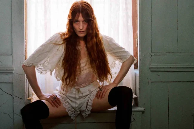 Florence Welch a Florence + The Machine-ból. Forrás: szigetfestival.com