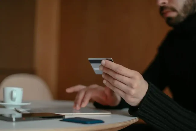 Online fizetésnél is lehetnek lehúzások, például a kényelmi díj