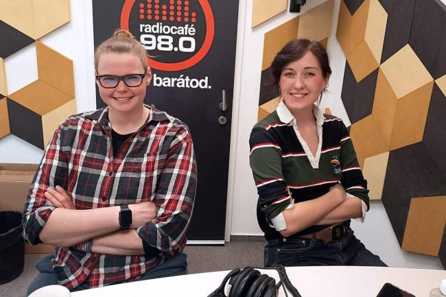 A Bátor Tábor Alapítvány részéről Posztós Erika és Renczés Zsófia járt a Pontjókor! stúdiójában